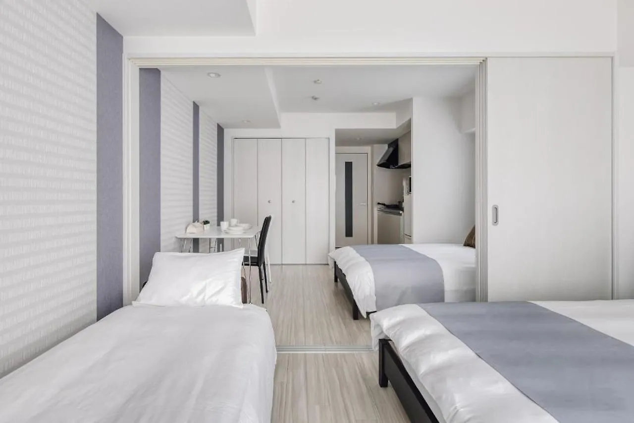 Bon Condo Namba Nipponbashi Osaka 3*,